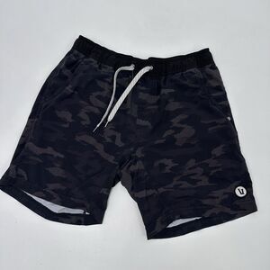 Mens VUORI Kore Shorts Lined Black Camo Stretch Athletic Hybrid Shorts S 7inseam